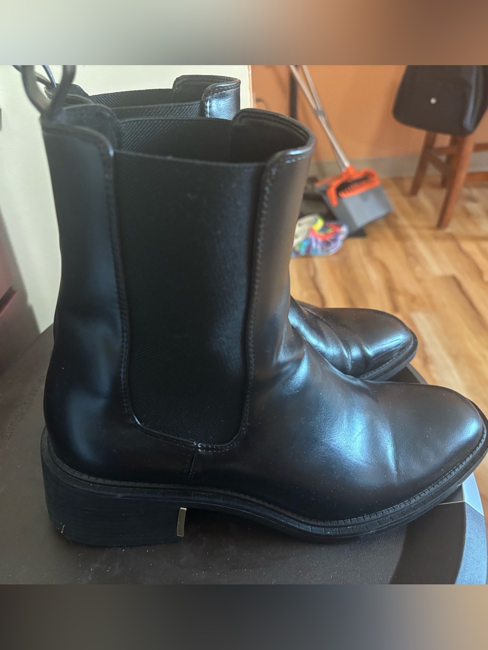 Zara women’s  Chelsea Boots